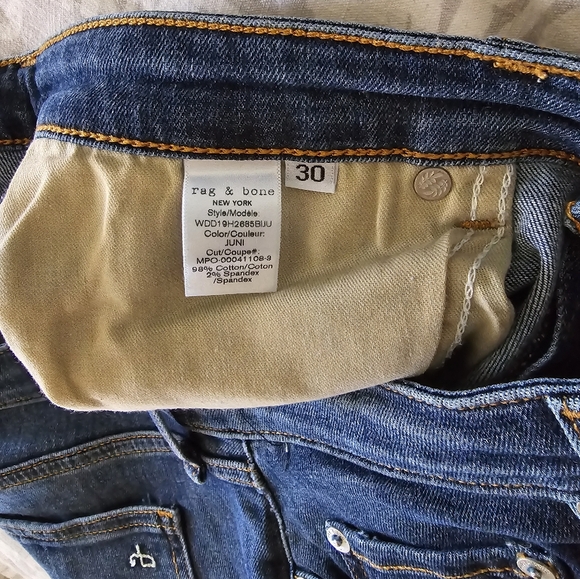 Cate Mid-Rise Jeans - Picture 9 of 12